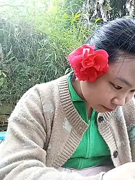 may-squirl online show from 10-31-25, 07:09