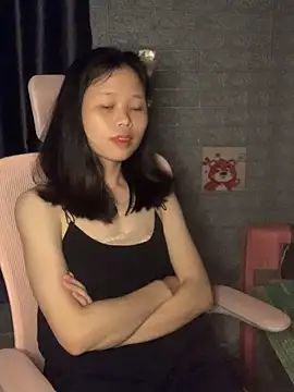  Mon 23 online show from 09-10-25, 03:28