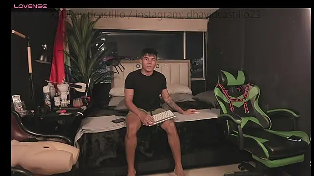 Snapshot of Jack_castell chatting on 05-11-26, 01:00 Jack castell online show from 05-11-26, 01:00