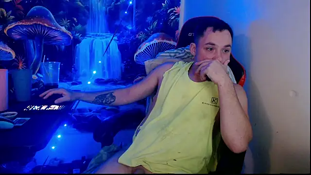 Snapshot of YoBlezz chatting on 01-14-26, 05:40 YoBlezz online show from 01-14-26, 05:40