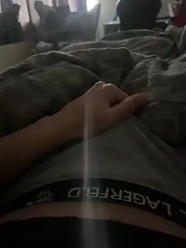 Snapshot of ekfjejwir chatting on 11-24-25, 01:11 ekfjejwir online show from 11-24-25, 01:11