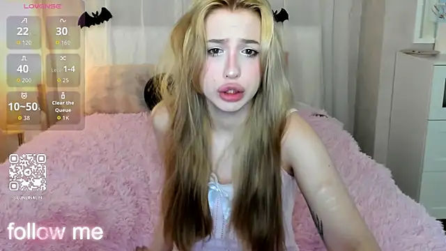 Snapshot of LightStar_18 chatting on 11-03-25, 08:04 LightStar 18 online show from 11-03-25, 08:04