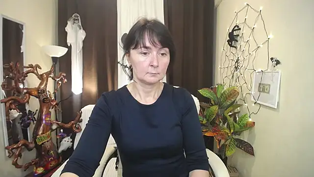 VivianGuchih online show from 10-12-25, 06:34