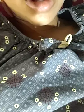 Snapshot of telugu_roja_099 chatting on 10-16-25, 04:02 telugu roja 099 online show from 10-16-25, 04:02