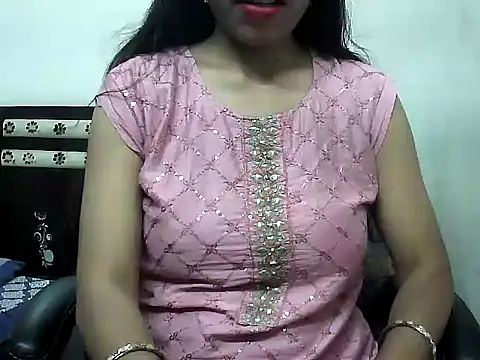 Snapshot of Lalita_thakur chatting on 10-19-25, 04:07 Lalita thakur online show from 10-19-25, 04:07