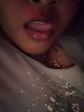 Snapshot of Alina-khan chatting on 02-26-26, 10:25 Alina-khan online show from 02-26-26, 10:25