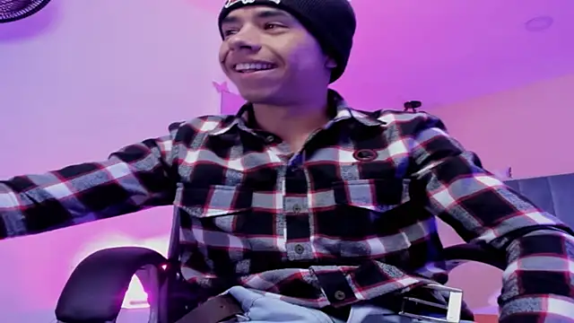 Muscle Scott online show from 11-26-25, 12:50