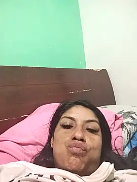 Snapshot of AnggelicaSwan21 chatting on 10-13-25, 12:32 AnggelicaSwan21 online show from 10-13-25, 12:32