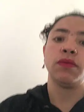 Snapshot of Paris_11 chatting on 09-29-25, 04:23 Paris 11 online show from 09-29-25, 04:23