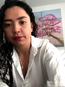 Snapshot of Paris_11 chatting on 10-21-25, 12:17 Paris 11 online show from 10-21-25, 12:17