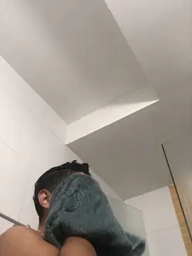 Snapshot of Paris_11 chatting on 10-23-25, 01:43 Paris 11 online show from 10-23-25, 01:43