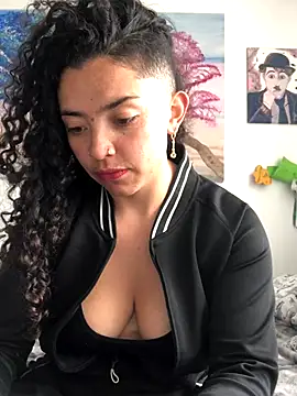 Snapshot of Paris_11 chatting on 11-24-25, 06:07 Paris 11 online show from 11-24-25, 06:07