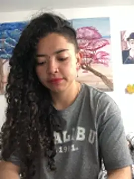 Snapshot of Paris_11 chatting on 11-26-25, 12:50 Paris 11 online show from 11-26-25, 12:50