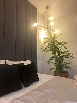 Snapshot of TiffanyyLam chatting on 11-06-25, 11:22 TiffanyyLam online show from 11-06-25, 11:22