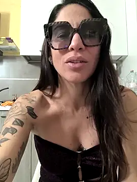 Snapshot of sexy7883 chatting on 02-16-25, 09:59 sexy7883 online show from 02-16-25, 09:59