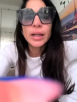 Snapshot of sexy7883 chatting on 02-17-25, 07:04 sexy7883 online show from 02-17-25, 07:04