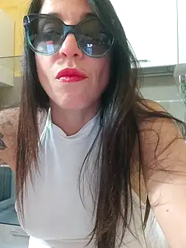 Snapshot of sexy7883 chatting on 03-09-25, 08:31 sexy7883 online show from 03-09-25, 08:31