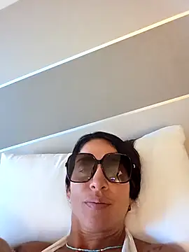 Snapshot of sexy7883 chatting on 09-11-25, 05:24 sexy7883 online show from 09-11-25, 05:24