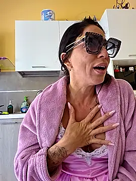 Snapshot of sexy7883 chatting on 10-19-25, 07:53 sexy7883 online show from 10-19-25, 07:53