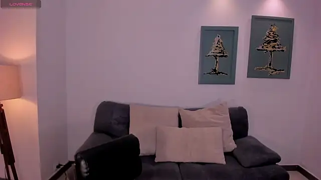 Snapshot of SussyBellX chatting on 11-18-25, 07:29 SussyBellX online show from 11-18-25, 07:29