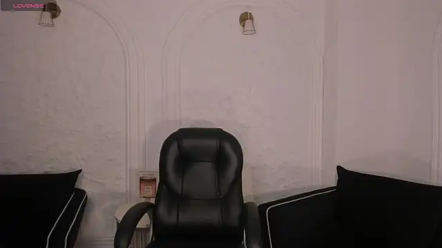 MayaMoretti  online show from 12-14-25, 03:12