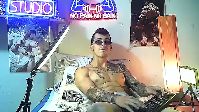 Strongcockfitness online show from 10-04-25, 11:36