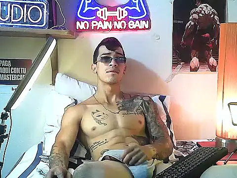 Strongcockfitness online show from 10-11-25, 01:53