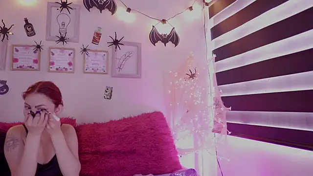 Snapshot of Rebecah_1 chatting on 10-15-25, 12:49 Rebecah 1 online show from 10-15-25, 12:49