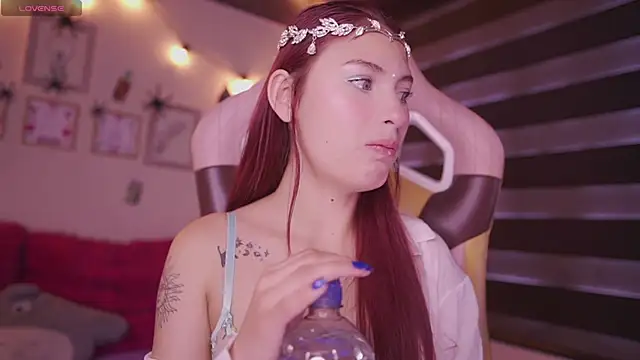 Snapshot of Rebecah_1 chatting on 10-28-25, 01:36 Rebecah 1 online show from 10-28-25, 01:36