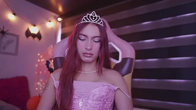 Snapshot of Rebecah_1 chatting on 10-29-25, 02:41 Rebecah 1 online show from 10-29-25, 02:41