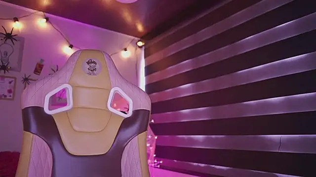 Snapshot of Rebecah_1 chatting on 10-30-25, 03:35 Rebecah 1 online show from 10-30-25, 03:35