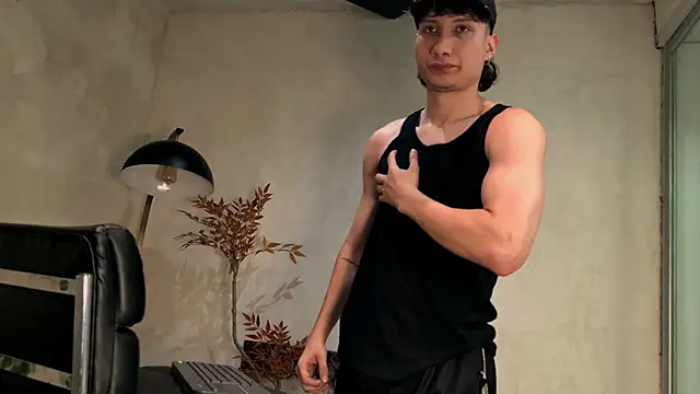 Snapshot of enzo_steel chatting on 11-29-25, 07:11 enzo steel online show from 11-29-25, 07:11