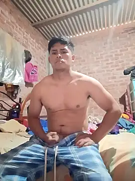 Snapshot of Gustavo1135e chatting on 12-21-25, 11:12 Gustavo1135e online show from 12-21-25, 11:12