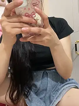 Snapshot of _sury00_ chatting on 10-05-25, 12:25 sury00 online show from 10-05-25, 12:25