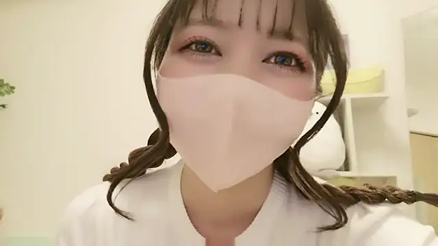 Snapshot of JP_Momo_o0 chatting on 09-09-25, 10:37 JP Momo o0 online show from 09-09-25, 10:37