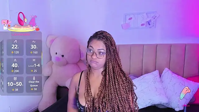 Snapshot of Hill_Brownie chatting on 11-28-25, 11:24 Hill Brownie online show from 11-28-25, 11:24