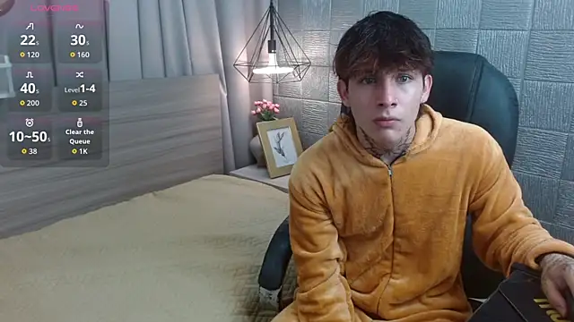 Iantwink18 online show from 09-10-25, 03:17