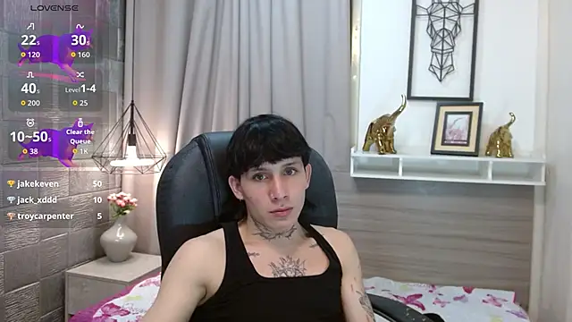 Iantwink18 online show from 10-18-25, 06:37