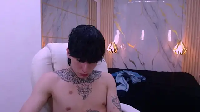 Snapshot of Iantwink18 chatting on 03-10-26, 04:06 Iantwink18 online show from 03-10-26, 04:06