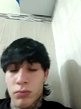 Snapshot of Iantwink18 chatting on 03-24-26, 03:33 Iantwink18 online show from 03-24-26, 03:33