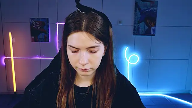 Snapshot of AliceCUNTach chatting on 09-23-25, 05:10 AliceCUNTach online show from 09-23-25, 05:10