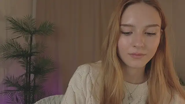 Snapshot of Vegas_V chatting on 10-07-25, 12:46 Vegas V online show from 10-07-25, 12:46