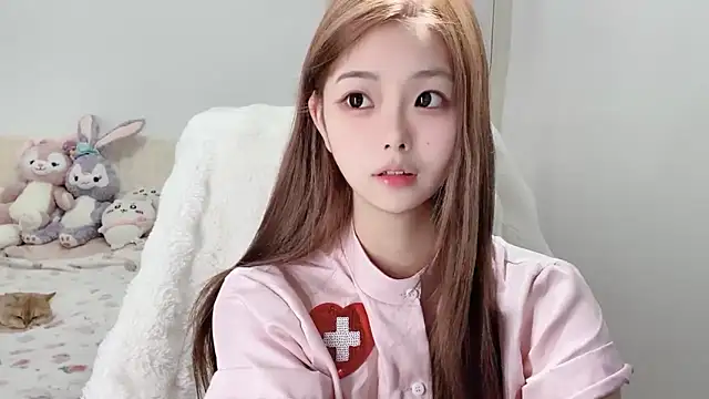 Snapshot of xiaoyugan-99 chatting on 11-11-25, 03:45 xiaoyugan-99 online show from 11-11-25, 03:45