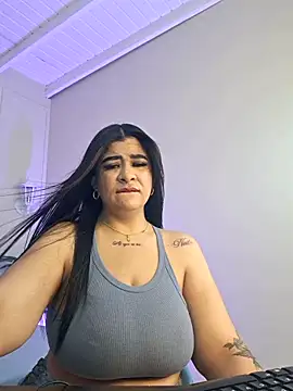 Snapshot of TianaGlow26 chatting on 11-21-25, 07:45 TianaGlow26 online show from 11-21-25, 07:45