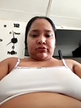 Snapshot of Angelly_ricura chatting on 06-17-26, 05:47 Angelly ricura online show from 06-17-26, 05:47
