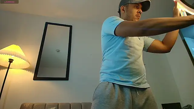 Snapshot of Misterjhons2 chatting on 09-30-25, 04:56 Misterjhons2 online show from 09-30-25, 04:56