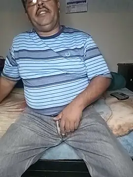 Snapshot of HomHot47 chatting on 11-17-25, 06:08 HomHot47 online show from 11-17-25, 06:08