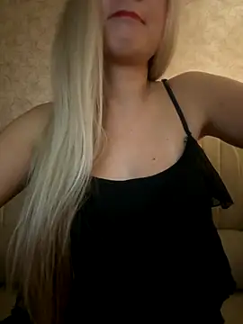 Snapshot of Nikihot__ chatting on 10-13-25, 09:59 Nikihot online show from 10-13-25, 09:59