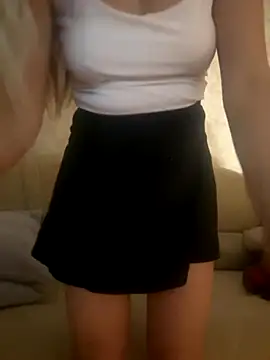 Snapshot of Nikihot__ chatting on 10-24-25, 10:28 Nikihot online show from 10-24-25, 10:28