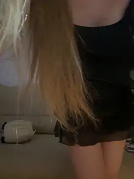 Snapshot of Nikihot__ chatting on 12-03-25, 10:41 Nikihot online show from 12-03-25, 10:41